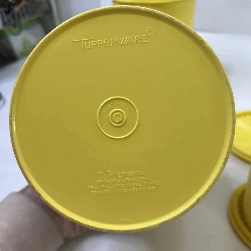 4 Piece Yellow Servalier Tupperware Nesting Canisters Set w Lids 805 807 809 811